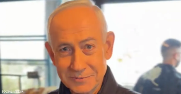 نتنياهو يكشف حقيقة شائعة وفاته ويشرح تفاصيل “الأصابع الستة” في فيديو مثير