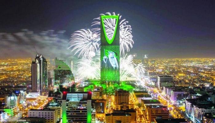 إجازة عيد الفطر 2025 في السعودية وعدد الأيام المحددة للقطاعات الحكومية والخاصة