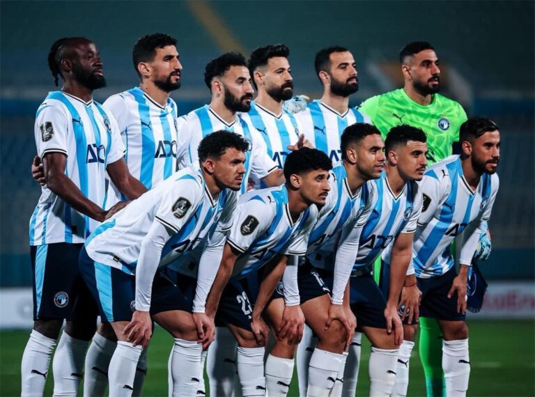 الجيش الملكي يحرز الهدف الثاني في شباك بيراميدز وماييلي يسجل تقليص الفارق