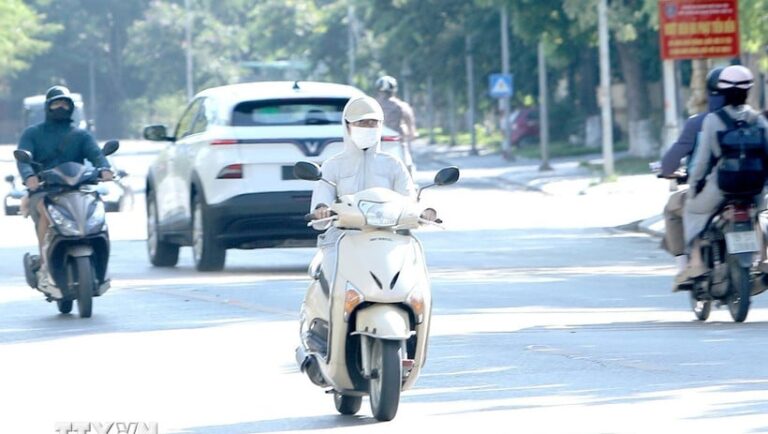 ارتفاع درجات الحرارة في عدة مناطق يشير إلى موجة حر محلية