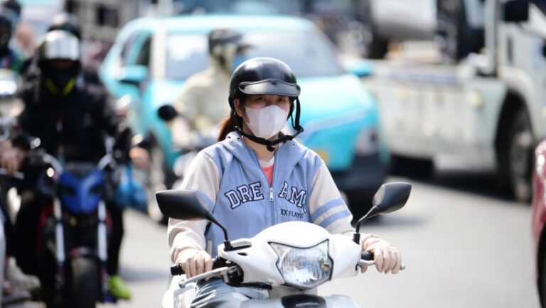 ارتفاع درجات الحرارة في جنوب فيتنام مع أجواء حارة ورطبة في الشمال