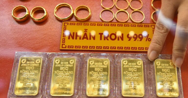 سعر سبائك الذهب من شركة SJC يتجاوز سعر الذهب العالمي بمقدار 30 مليون دونغ فيتنامي للأونصة خلال الأسبوع الماضي
