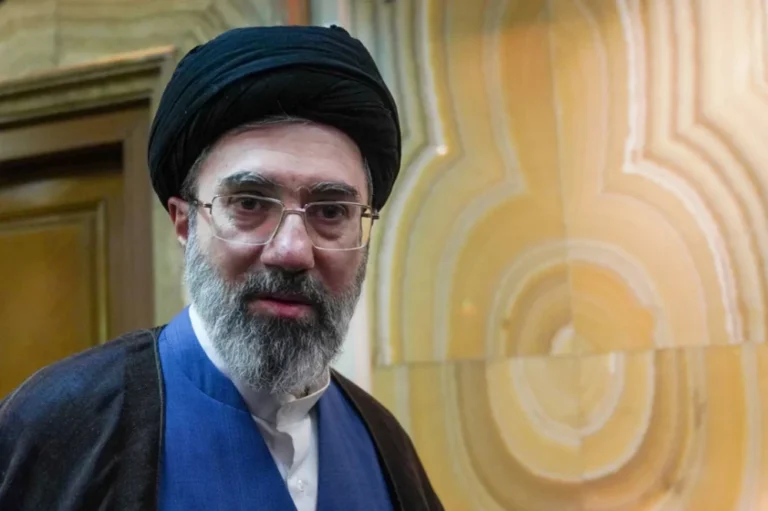 المرشد الإيراني الجديد يتلقى العلاج في موسكو بعد إصابته في الحرب والكرملين يمتنع عن التعليق