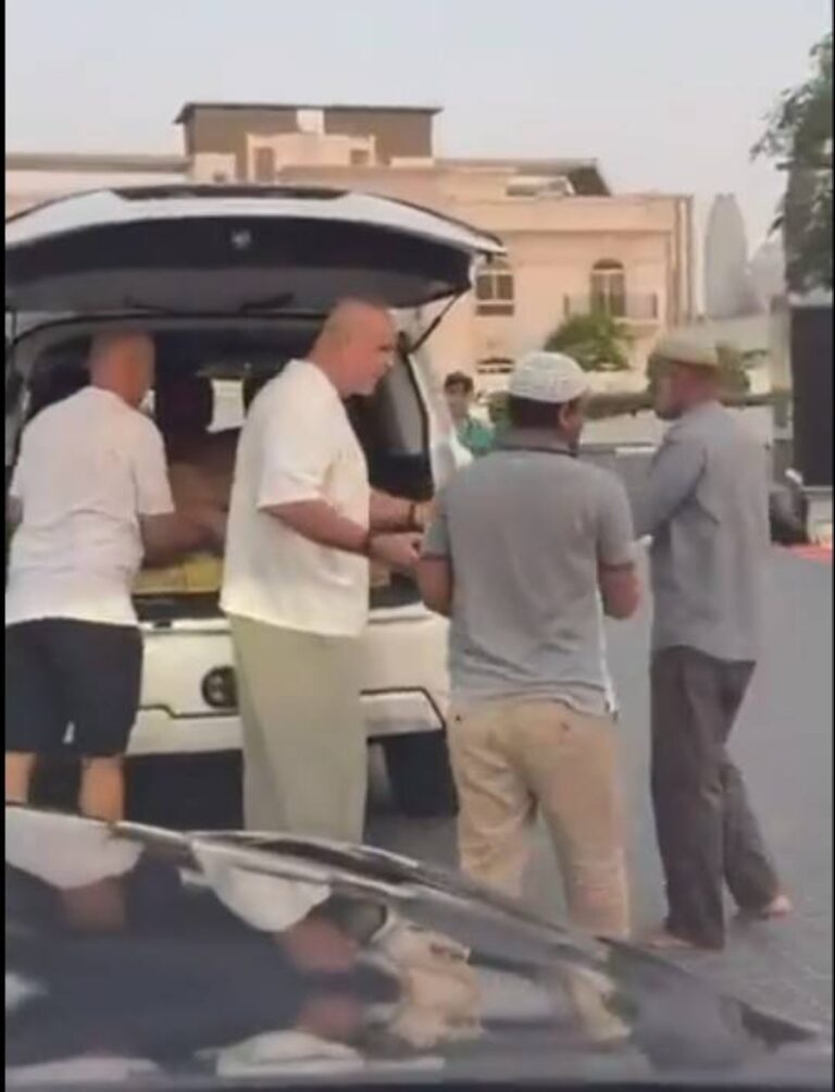 كوزمين يقدم وجبات الإفطار للصائمين في مبادرة إنسانية تفاعل معها المجتمع بشكل كبير