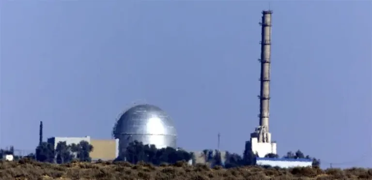 السيناريوهات الأكثر خطورة للتسرب الإشعاعي بعد استهداف ديمونة