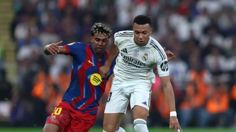 مفاجأة في تشكيلة ريال مدريد أمام أتلتيكو: غياب مبابي وبيلينجهام يثير تساؤلات حول قرار أربيلوا