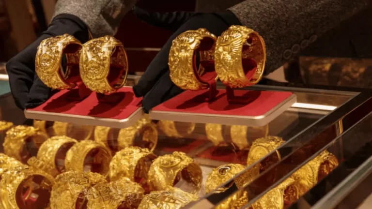 أسعار الذهب في مصر تشهد انهياراً غير مسبوق مع تراجع 150 جنيهاً في يوم واحد هل هي فرصة استثمارية أم فخ للمستثمرين؟