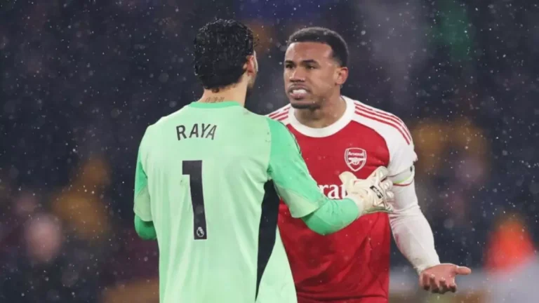 شيرر ينبه إلى خطر داهم على ليفربول بعد الخروج من المنافسات الأوروبية وهل يهدد ذلك استقرار الفريق بالكامل