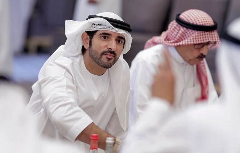 الشيخ حمدان يطلق لقب “صانعة الأجيال” بدلاً من “ربة المنزل” في احتفالات عيد الأم