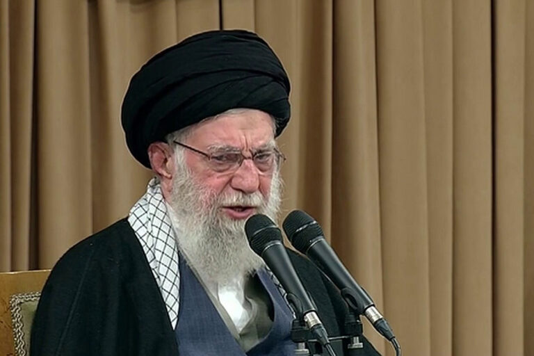 إيران في أعقاب اغتيال المرشد كيف تماسك النظام رغم الأزمات؟