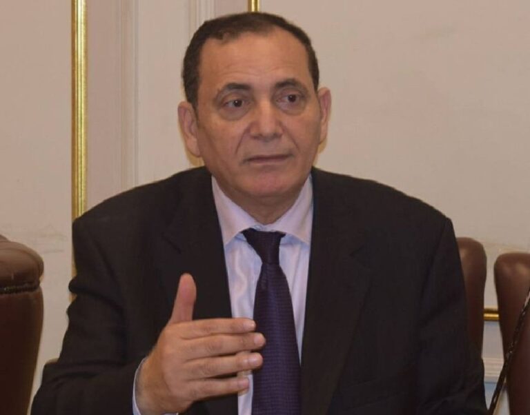 استقرار أسعار الحديد والأسمنت في ظل التوترات وتحذيرات من زيادات قادمة