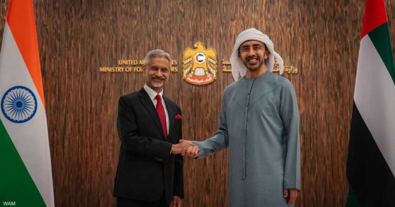 عبدالله بن زايد يستقبل نظيره الهندي لشؤون الخارجية