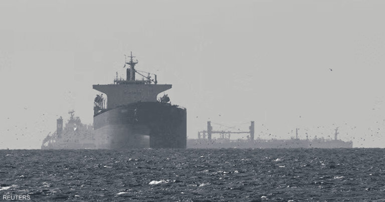 بريطانيا تكشف عن استهداف ناقلة تجارية في مضيق هرمز