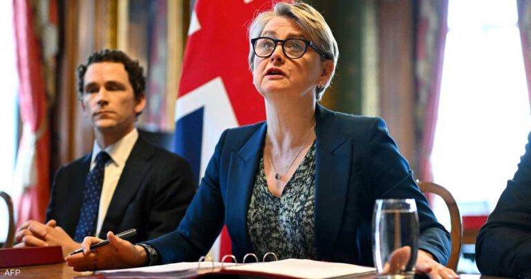 دعوة بريطانيا لاستئناف حركة الملاحة في مضيق هرمز بالكامل