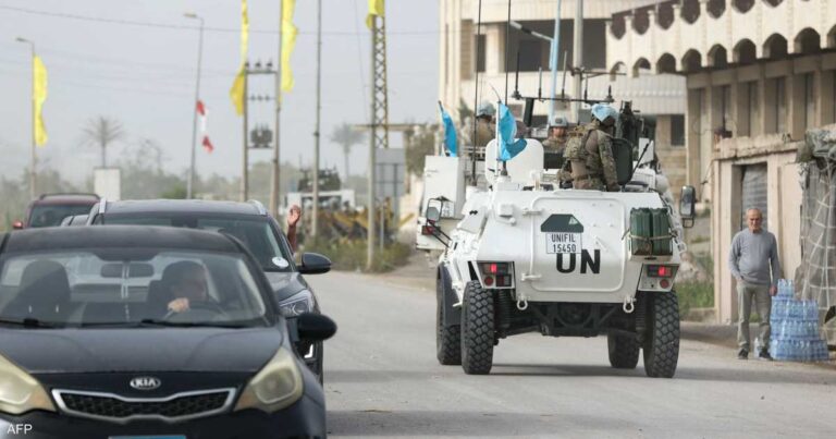 وفاة جندي فرنسي وجرح 3 آخرين.. وماكرون يتهم حزب الله بالتسبب في الحادث