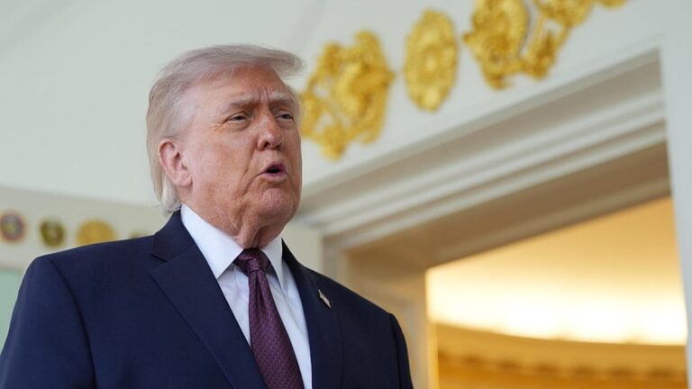 ترامب يعلن بدء الجيش الأمريكي لحصار الموانئ الإيرانية لتعزيز الضغط على إيران