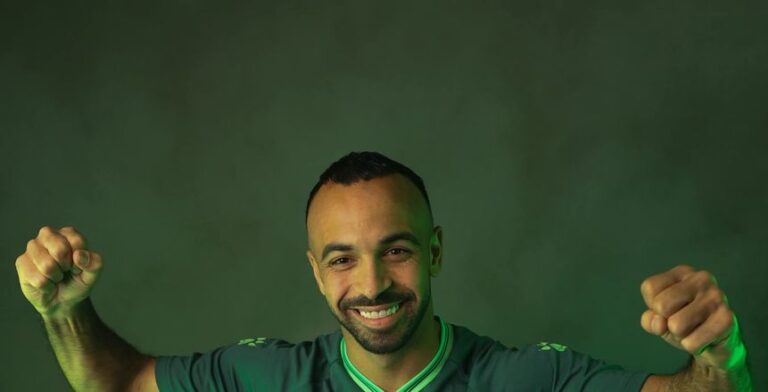 أفشة يحدد مصيره النهائي في العودة للأهلي بعد جلسة حاسمة