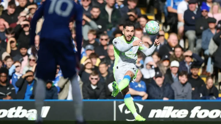 مانشستر سيتي يحقق إنجازاً يضغط على أرسنال وتشيلسي يستمر في سلسلة من النتائج المخيبة