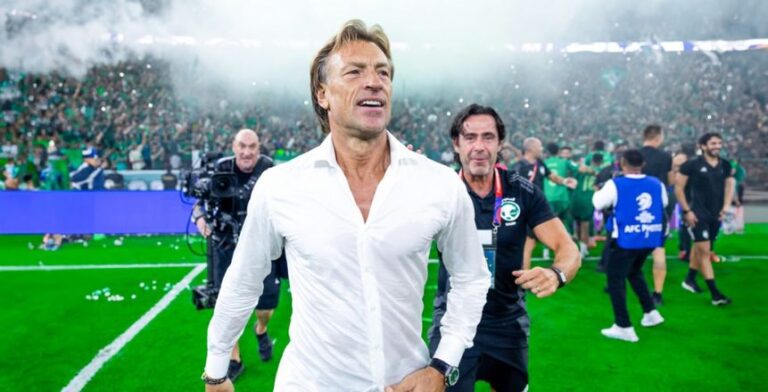 هيرفي رينارد يحصل على دعم كبير من كارلوس كيروش لتدريب الأهلي بدلاً من ييس توروب