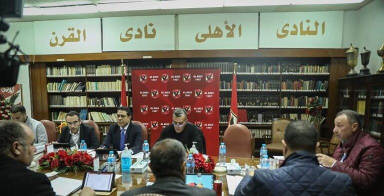 «مصير توروب مع الأهلي: بين إنقاذ الفريق أو مغادرة النادي قبل مواجهتي بيراميدز والزمالك»