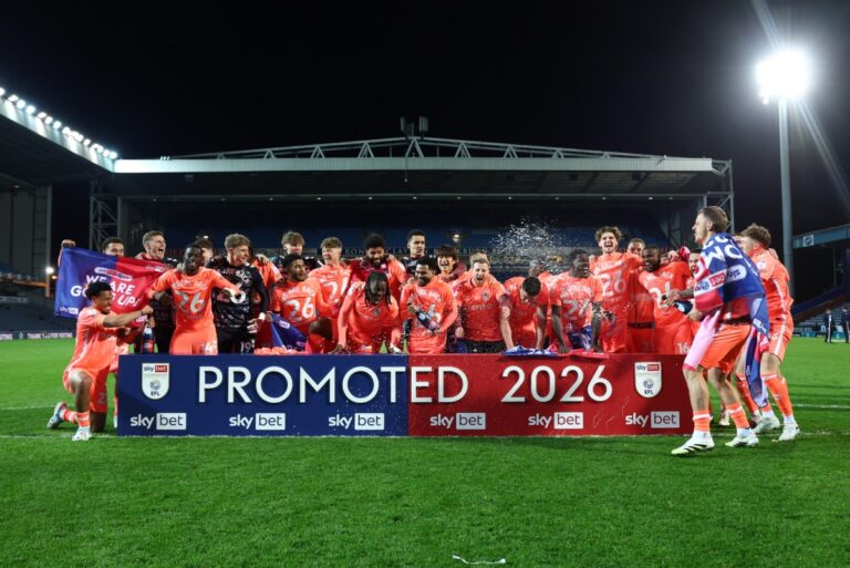 كوفنتري سيتي يعود لدوري الأضواء بعد 25 عاماً من الغياب