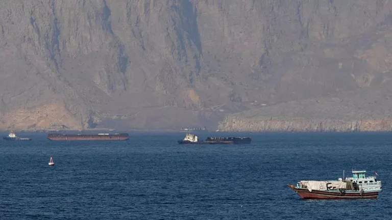 اعتداءات متزايدة على السفن بعد حظر إيران لمضيق هرمز