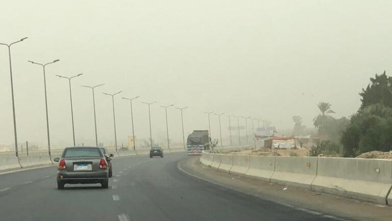 تحذيرات من عواصف ترابية تؤثر على البلاد ووصولها إلى القاهرة: الالتزام بالخروج عند الضرورة فقط