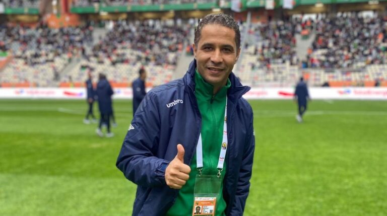 مفاجآت مثيرة… محمود عاشور يتجاوز قواعد التحكيم مع وفا في لقاء الأهلي وسيراميكا