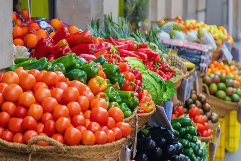 أسعار الخضروات والفواكه في الأسواق اليوم السبت 18 أبريل 2026