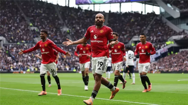 مانشستر يونايتد يستهدف لاعبين من بورنموث في سباق إنجليزي مثير للمواهب