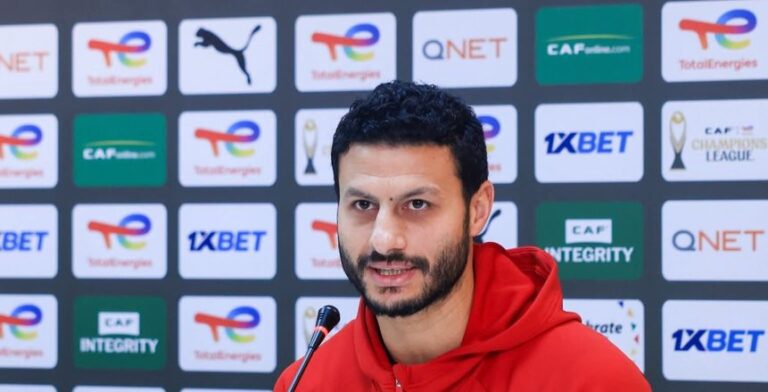 اعتزال محمد الشناوي وقيادته لفريق الأهلي بعد أزمة الإيقاف يتصدران النقاشات