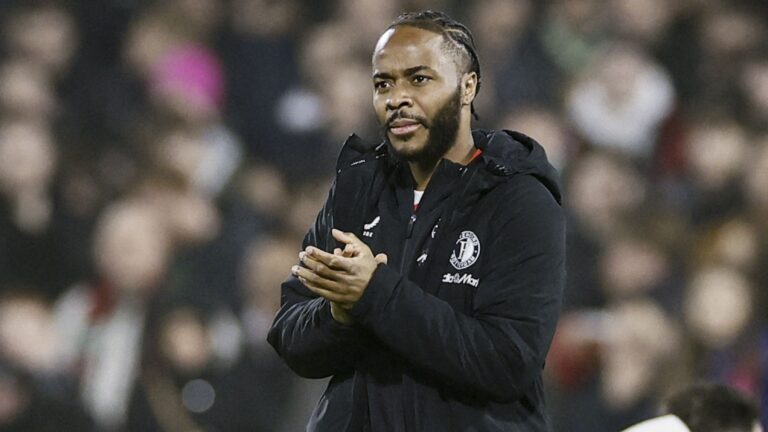 صدمة لرحيم ستيرلينغ! فان بيرسي يكشف لماذا استبعد نجم تشيلسي ومانشستر سيتي من تشكيلة فينورد الأخيرة