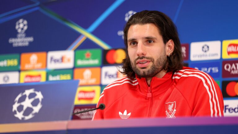 سوبوسلاي يعتذر لجماهير ليفربول ويؤكد استعداده للتضحية أمام سان جيرمان