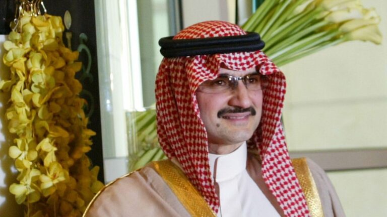 ليفربول يقضي على صفقة الهلال الأولى في فترة الوليد بن طلال