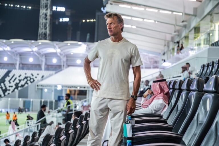 نهاية فترة الـ 1116 يوماً.. هل استسلم رينارد لمشاعر الخيانة؟