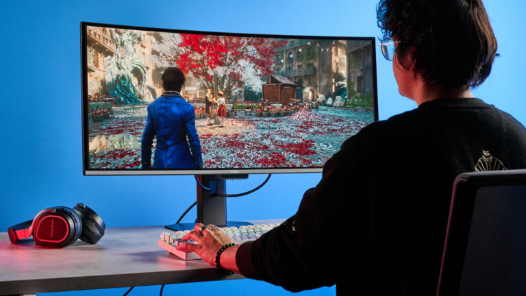 اكتشف كيف تعزز ميزات الذكاء الاصطناعي في شاشة الألعاب MSI تجربتك للعب بفضل مستشعر الرعاية