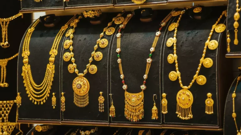 تراجع كبير في أسعار الذهب باليمن… صنعاء تسجل معدلات مذهلة وعدن تعاني من خسائر غير مسبوقة