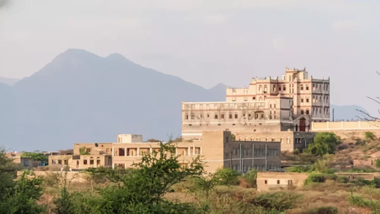 أهالي الخديرة يوجهون نداء استغاثة لابنهم ناصر عبدربه بعد سنوات من معاناة نقص المياه