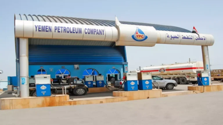 انخفاضی حاد في أسعار الوقود باليمن بنسبة 50%… الديزل يدنو إلى 1150 ريال والبنزين بسعر 830 ريال!