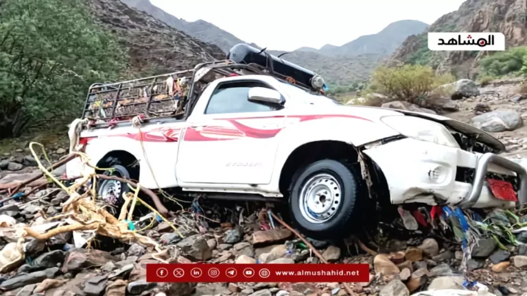 سيول قوية في اليمن تبتلع سيارتين والأهالي ينقذون المالكين في عملية بطولية