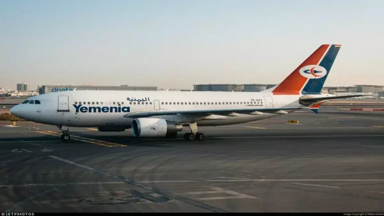قرار مفاجئ: الخطوط اليمنية تحافظ على أسعار التذاكر رغم ارتفاع التكاليف بنسبة 100% ومخاوف من المخاطر المالية