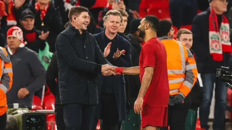 جيرارد يفجر مفاجأة بشأن صلاح وتوقعات بمكانته بين أفضل ثلاثة لاعبين في ليفربول