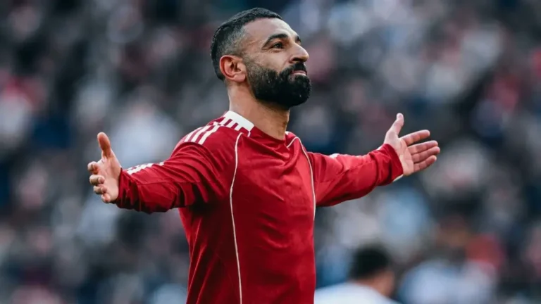 ثلاثة مرشحين يتنافسون على ارتداء القميص رقم 11 لمحمد صلاح في ليفربول فمن سيكمل مسيرة الأسطورة؟