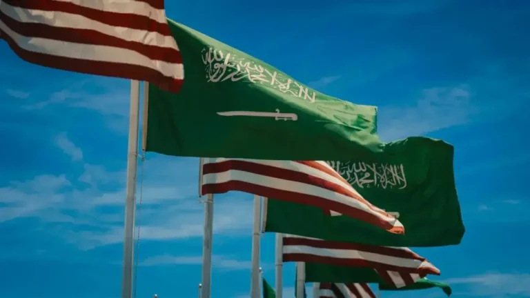 السفارة الأمريكية تطلق بروتوكول الحج الرسمي في 2026 مع بدء التطبيق في 7 أبريل