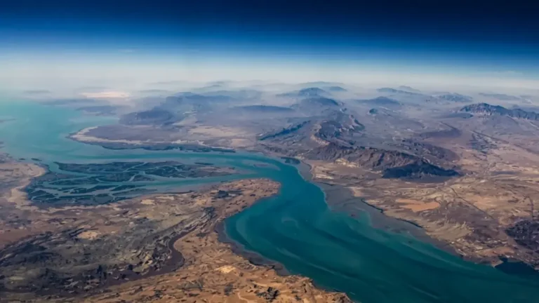 السعودية تسعى لإحداث تحول في قطاع النفط عبر اليمن عقب تحرير حضرموت – تفاصيل هامة من مصدر رئاسي!