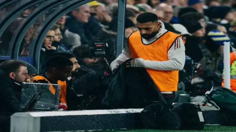 محمد صلاح يستقر على مقاعد البدلاء في مفاجأة مدوية أمام باريس سان جيرمان… ما سر استبعاد نجم اللياقة في هذه المباراة القوية؟