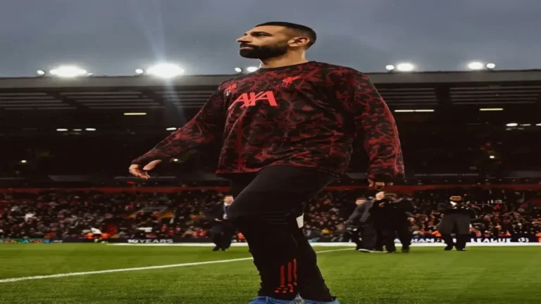 صلاح يُحدث الفارق في الدقيقة 30 وإصابة مفاجئة تدفع مدرب ليفربول لاتخاذ قرار تاريخي ضد باريس