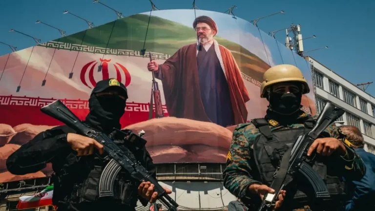 اجتماع سري في طهران وإسلام آباد ينقل إشارات واشنطن لإيران مع آمال بجولات جديدة من المفاوضات النووية