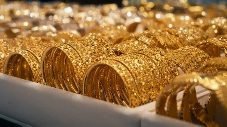 استقرار غير متوقع في أسعار الذهب اليوم مع ثبات عيار 21 عند 7090 جنيه عقب تراجع مفاجئ بـ60 جنيه!