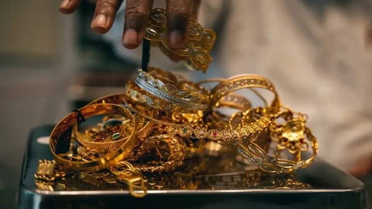 ارتفاع مذهل لأسعار الذهب للأسبوع الرابع على التوالي وتحذيرات من خبراء حول مخاطر تهدد استثماراتك